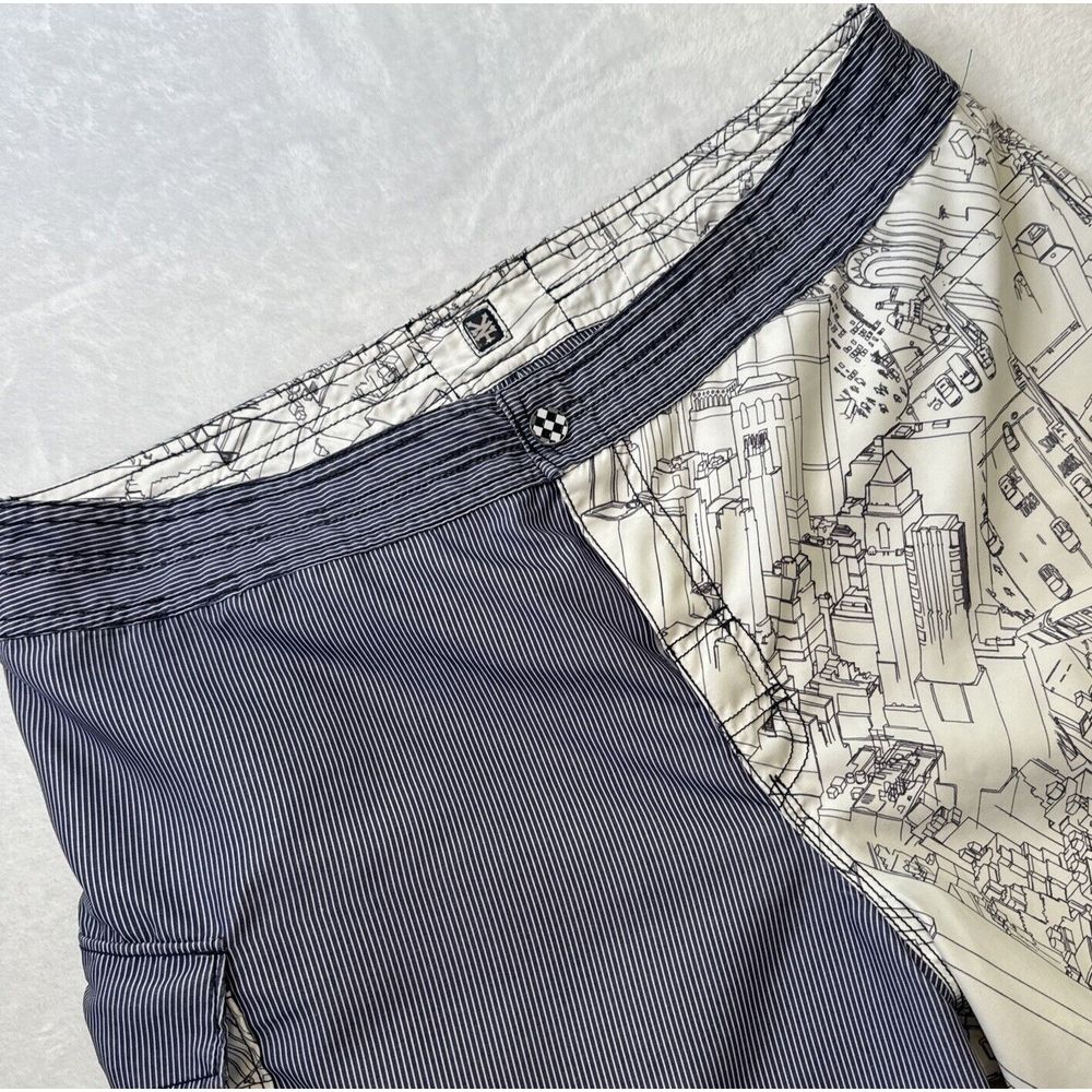 Zoo York Men's 38" REVERSIBLE LARGE Board Shorts Geometric Graphic EXCELLENT‎